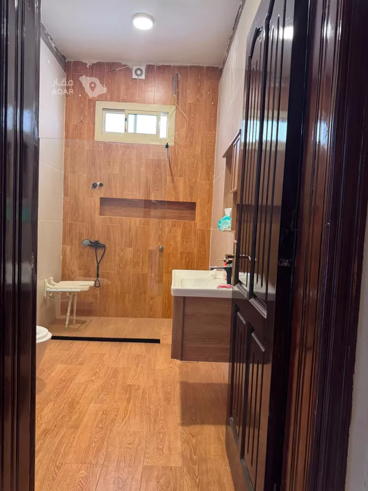عمارة للبيع في شارع رافع ابن عمرو, حي القبلتين, مدينة المدينة المنورة, منطقة المدينة المنورة 2
