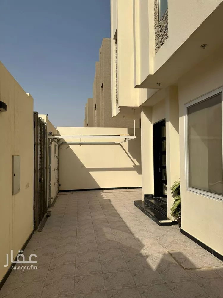 فيلا للبيع في شارع عبدالله بن عامر بن ربيعة, حي عرقة, مدينة الرياض, منطقة الرياض صورة 5