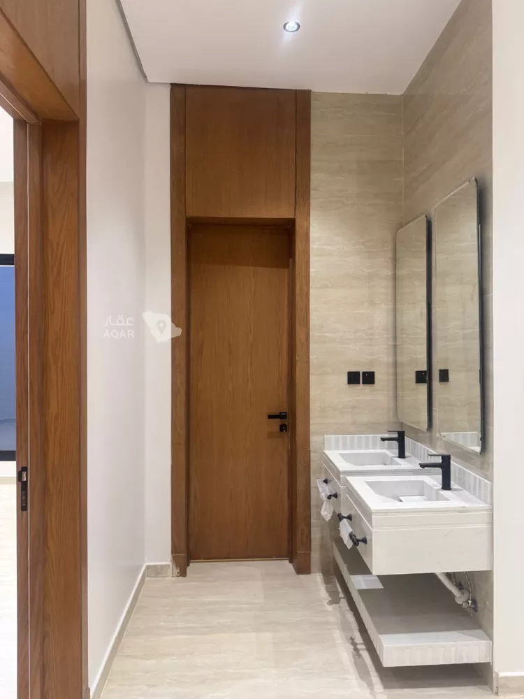 Floor for Sale in Riyadh An Nadhim 3