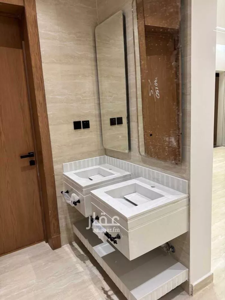 فيلا للبيع في شارع التخبه الحبيب طريق خريص, حي النظيم, مدينة الرياض, منطقة الرياض صورة 3