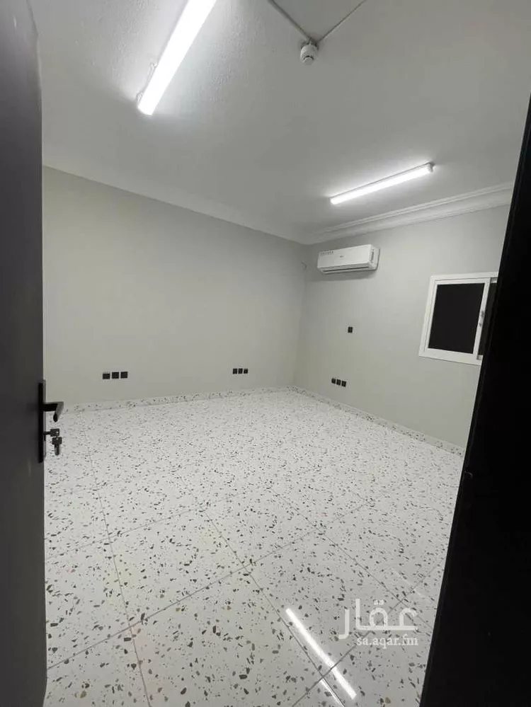 مكتب تجاري للإيجار في شارع الملك عبدالعزيز ابن عبدالرحمن سعود, حي المصيف, مدينة الرياض, منطقة الرياض