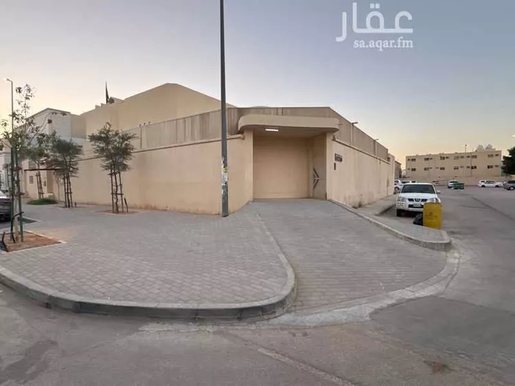 فيلا للبيع في شارع أبي العباس الفرغاني, حي العزيزية, مدينة الرياض, منطقة الرياض 6