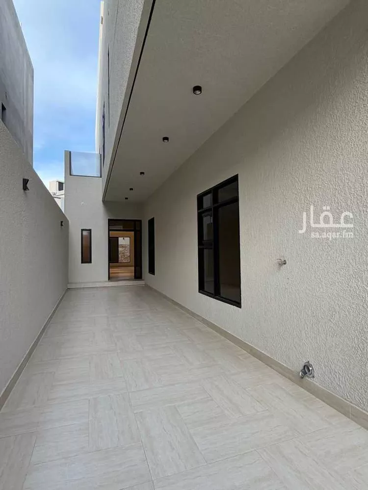فيلا للبيع في شارع سرية عجز هوازن, حي المطار, مدينة أبها, منطقة عسير صورة 4