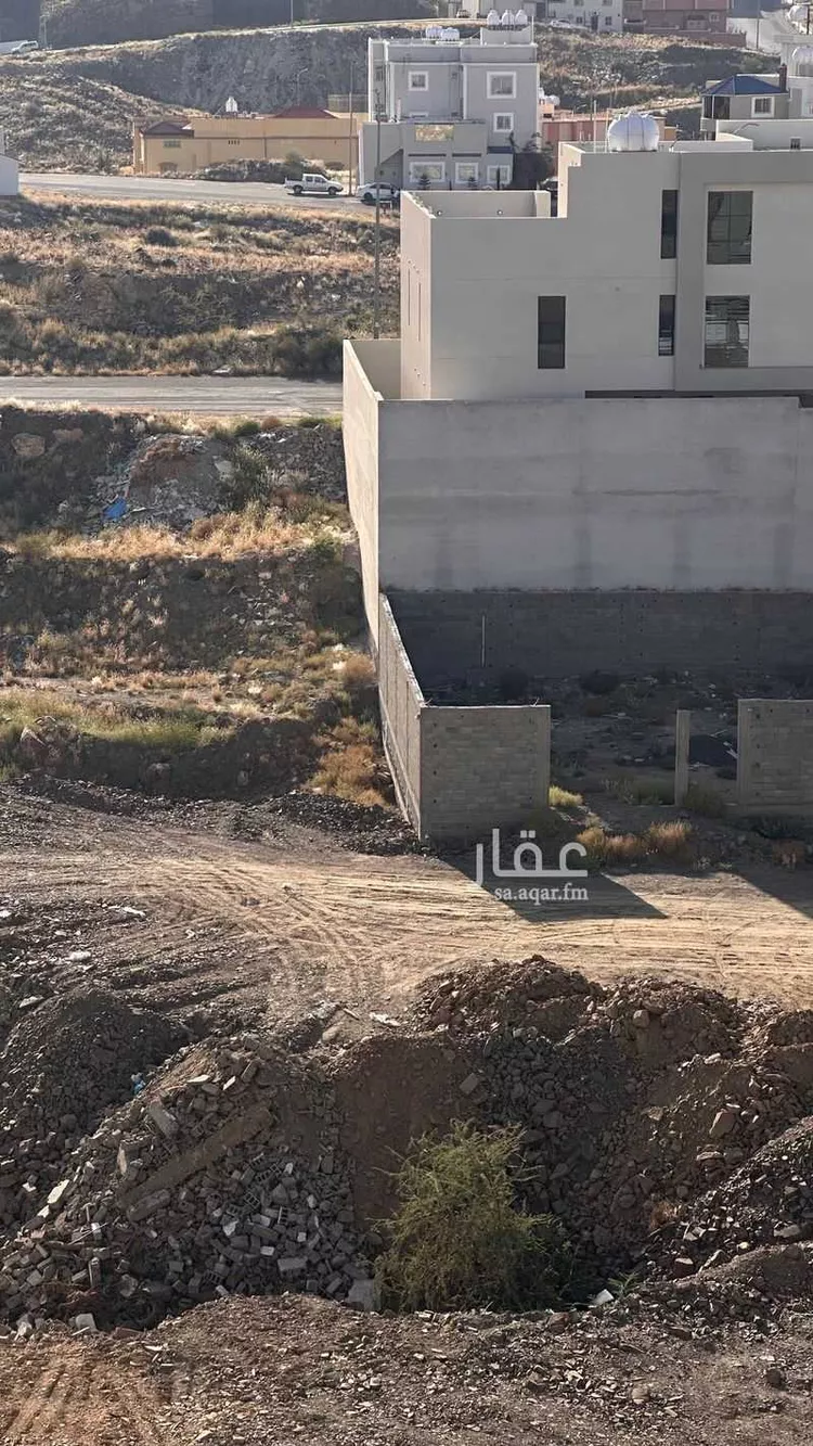 أرض للإيجار في شارع جبل الضبيان ، حي المحالة ، ابها ، منطقة عسير صورة 2