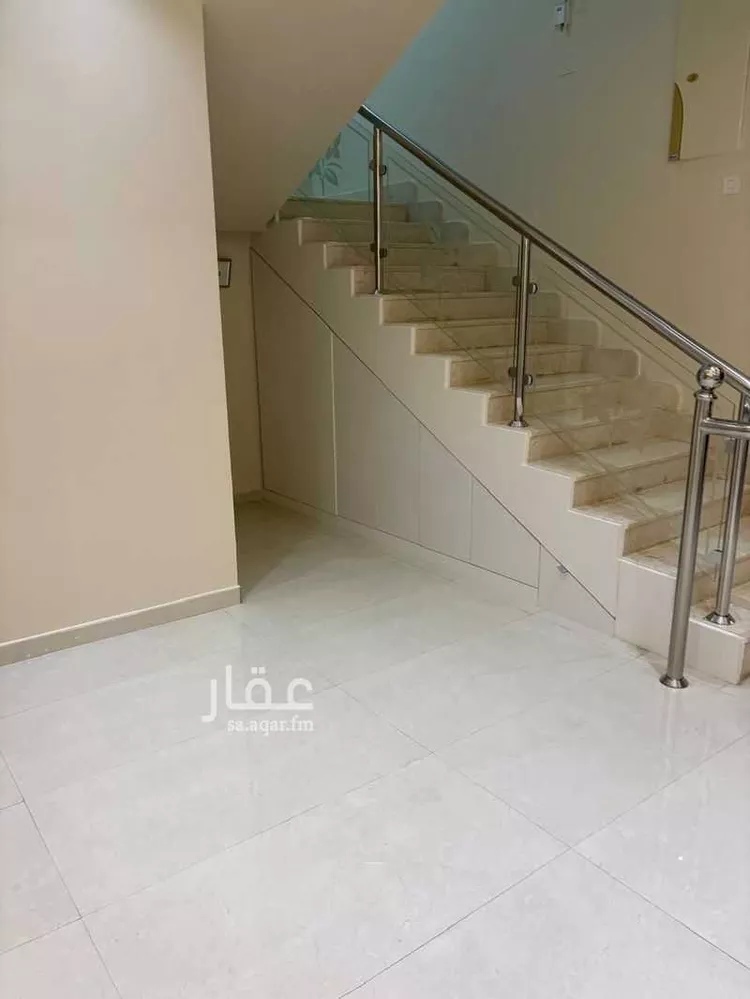 فيلا للإيجار في شارع عبدالله بن نافع, حي القيروان, مدينة الرياض, منطقة الرياض 1 صورة