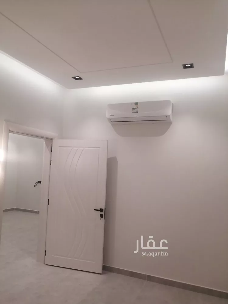 عمارة للبيع في شارع بجاد المخزومي, حي الضباط, مدينة الرياض, منطقة الرياض 15