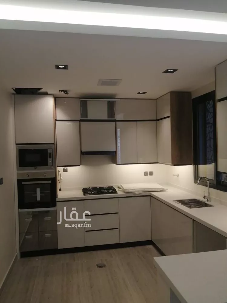 عمارة للبيع في شارع ابن طاووس, حي الضباط, مدينة الرياض, منطقة الرياض 14