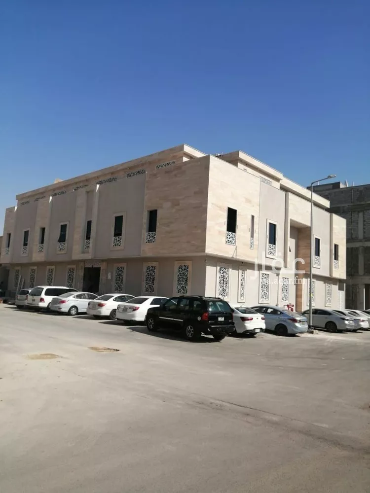 عمارة للبيع في شارع بجاد المخزومي, حي الضباط, مدينة الرياض, منطقة الرياض 1 صورة