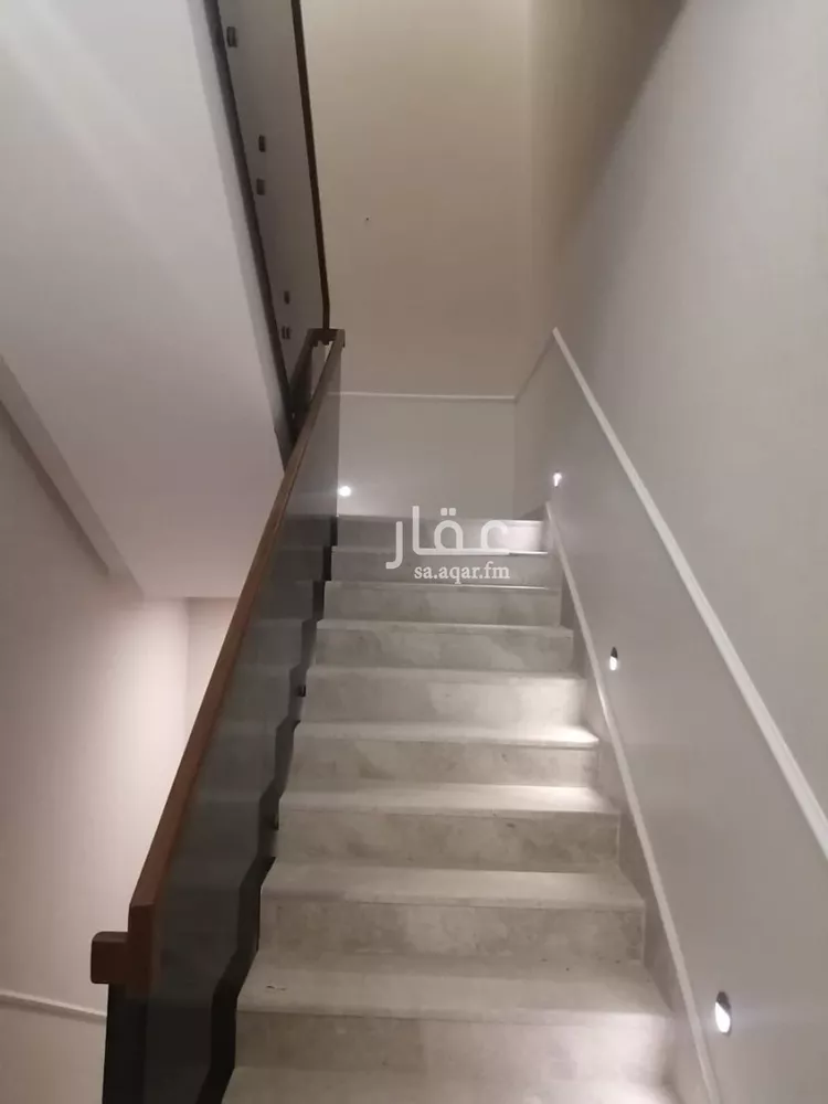 عمارة للبيع في شارع بجاد المخزومي, حي الضباط, مدينة الرياض, منطقة الرياض صورة 4
