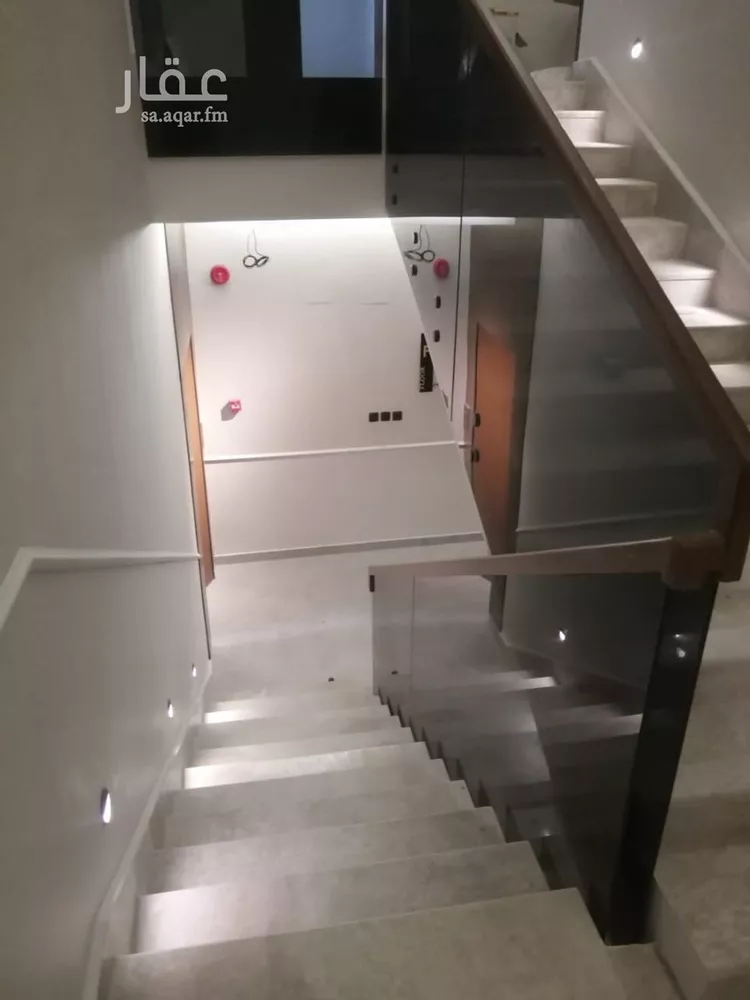 عمارة للبيع في شارع بجاد المخزومي, حي الضباط, مدينة الرياض, منطقة الرياض صورة 3