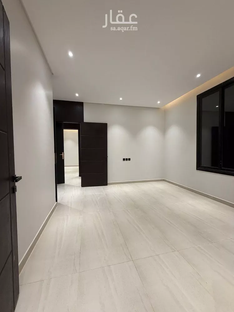 Floor for Sale in Riyadh Al Janadriyah 6