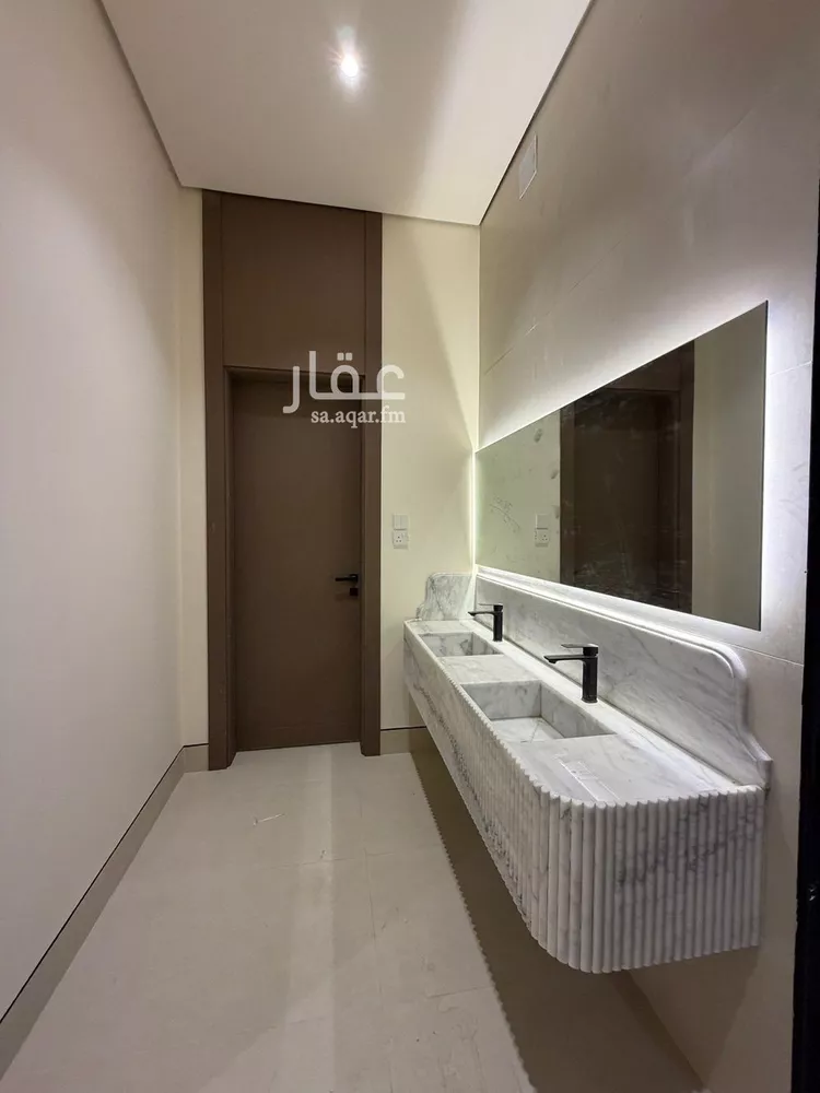 Floor for Sale in Riyadh Al Maizilah