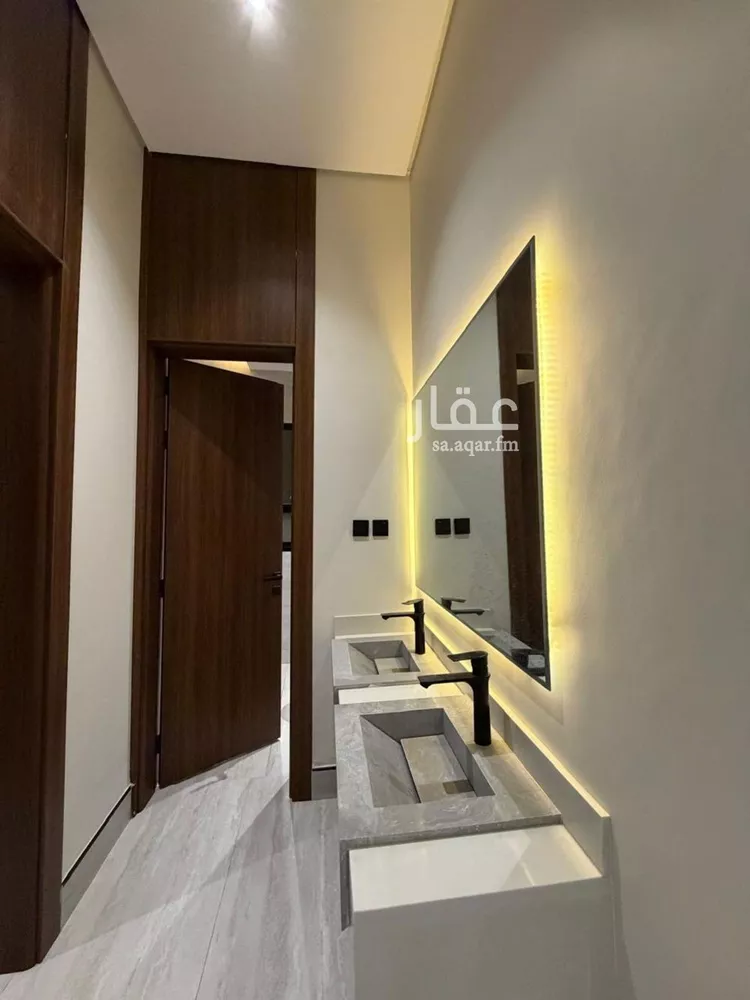 فيلا للبيع في شارع حسن سعيد المخرج, حي المعيزيلة, مدينة الرياض, منطقة الرياض 20