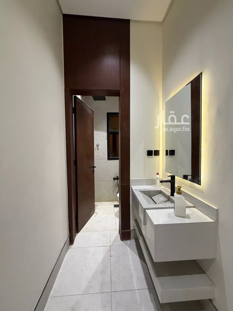 Floor for Sale in Riyadh Ar Rimal 6