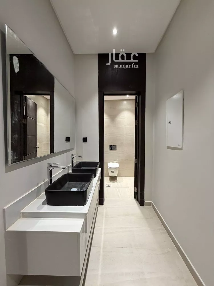 Floor for Sale in Riyadh Al Janadriyah 10