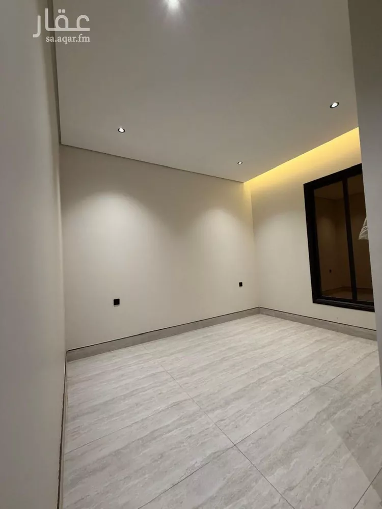 فيلا للبيع في شارع حسن سعيد المخرج, حي المعيزيلة, مدينة الرياض, منطقة الرياض 12