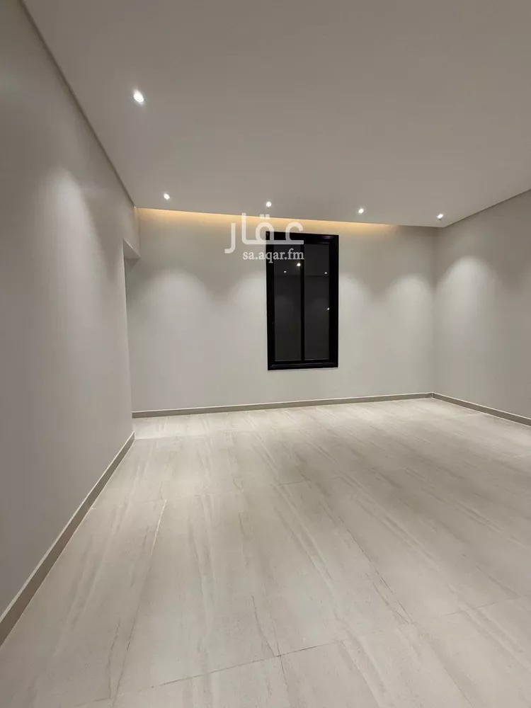 Floor for Sale in Riyadh Al Janadriyah 9