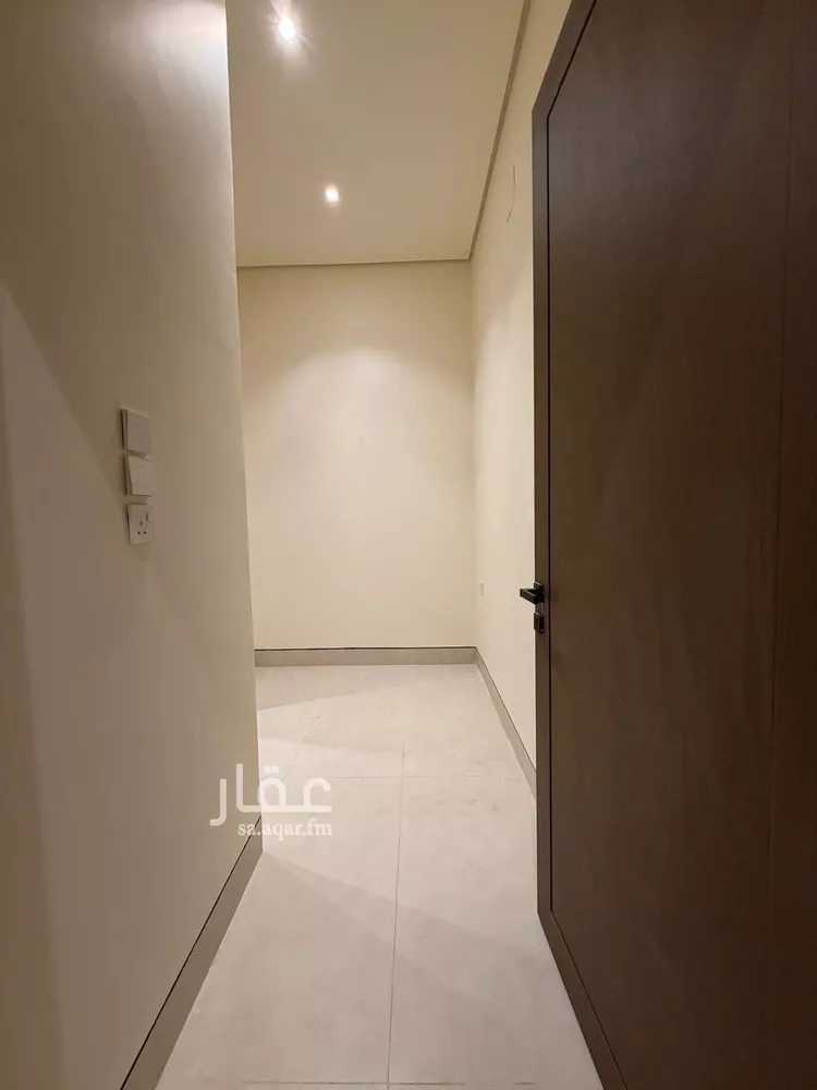 دور للبيع في شارع المحرس, حي المعيزيلة, مدينة الرياض, منطقة الرياض 9