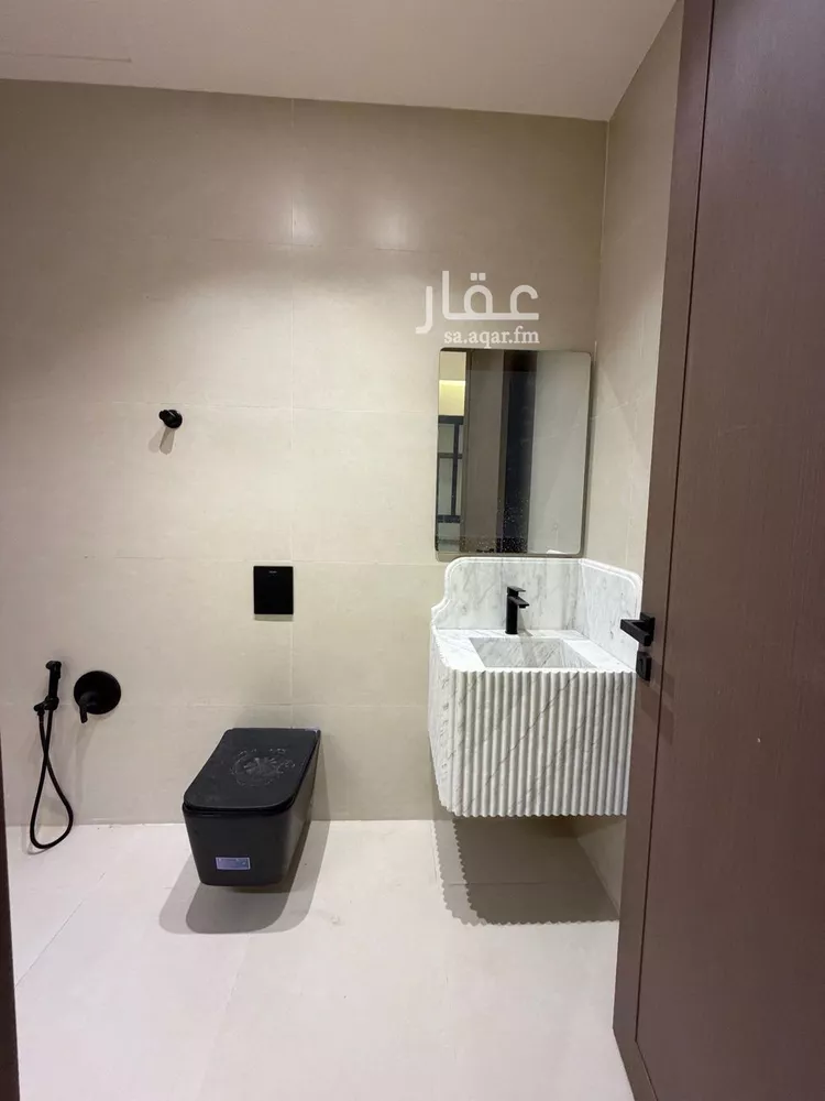 فيلا للبيع في شارع حسن سعيد المخرج, حي المعيزيلة, مدينة الرياض, منطقة الرياض 10