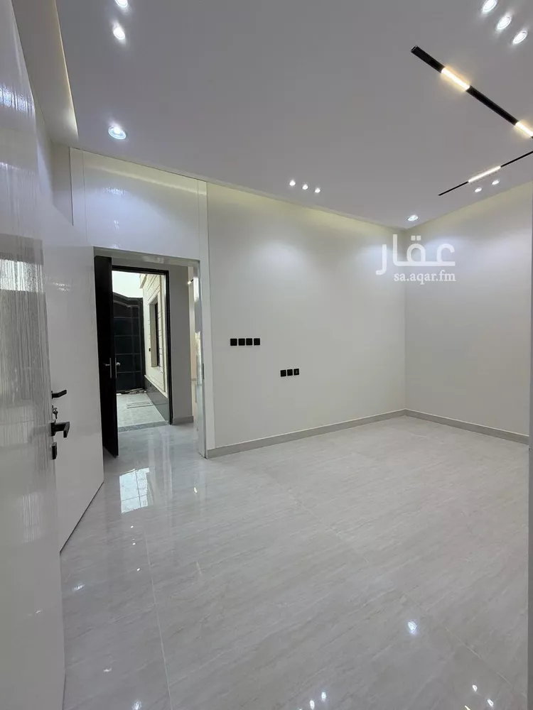 دور للبيع في شارع 303, حي الجنادرية, مدينة الرياض, منطقة الرياض 9