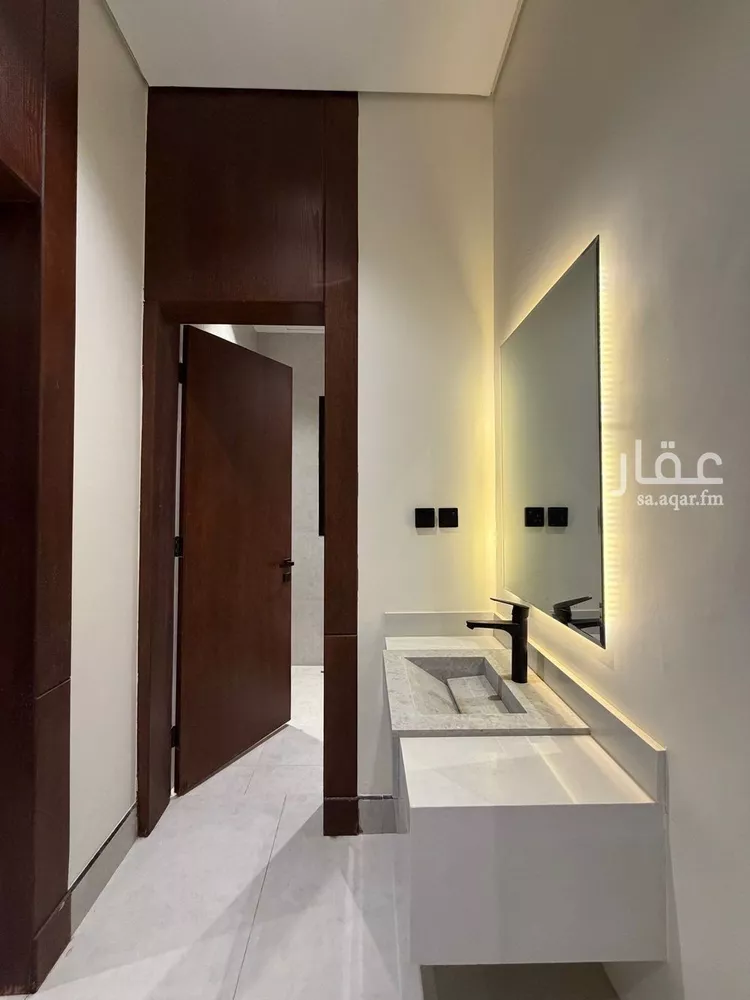 Floor for Sale in Riyadh Ar Rimal 8