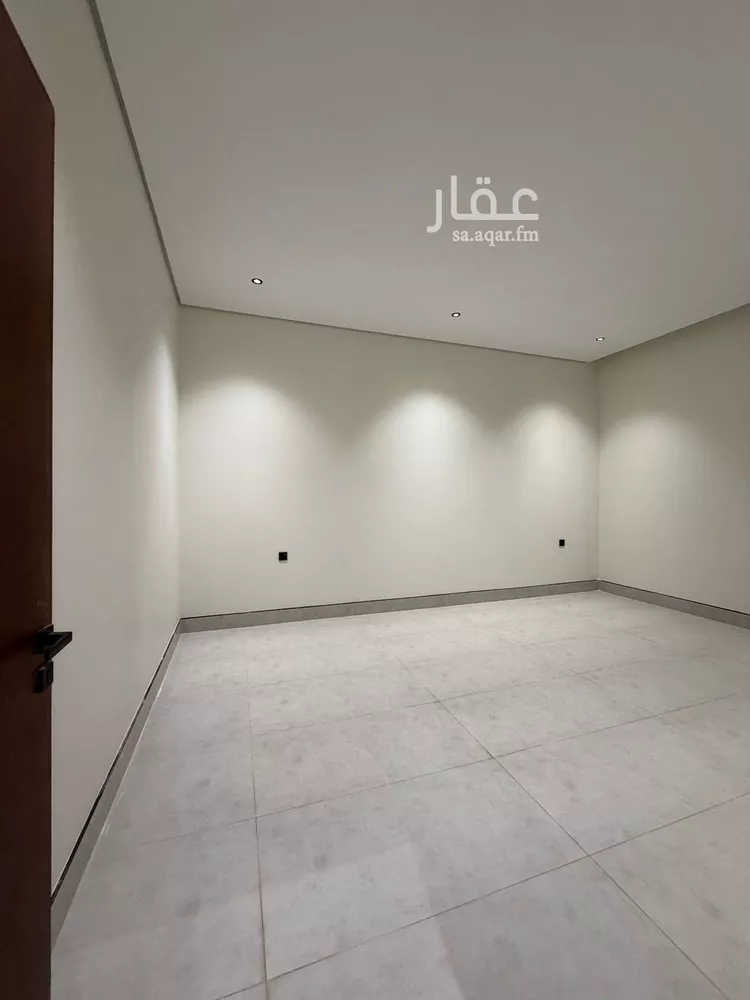 Floor for Sale in Riyadh Ar Rimal 10