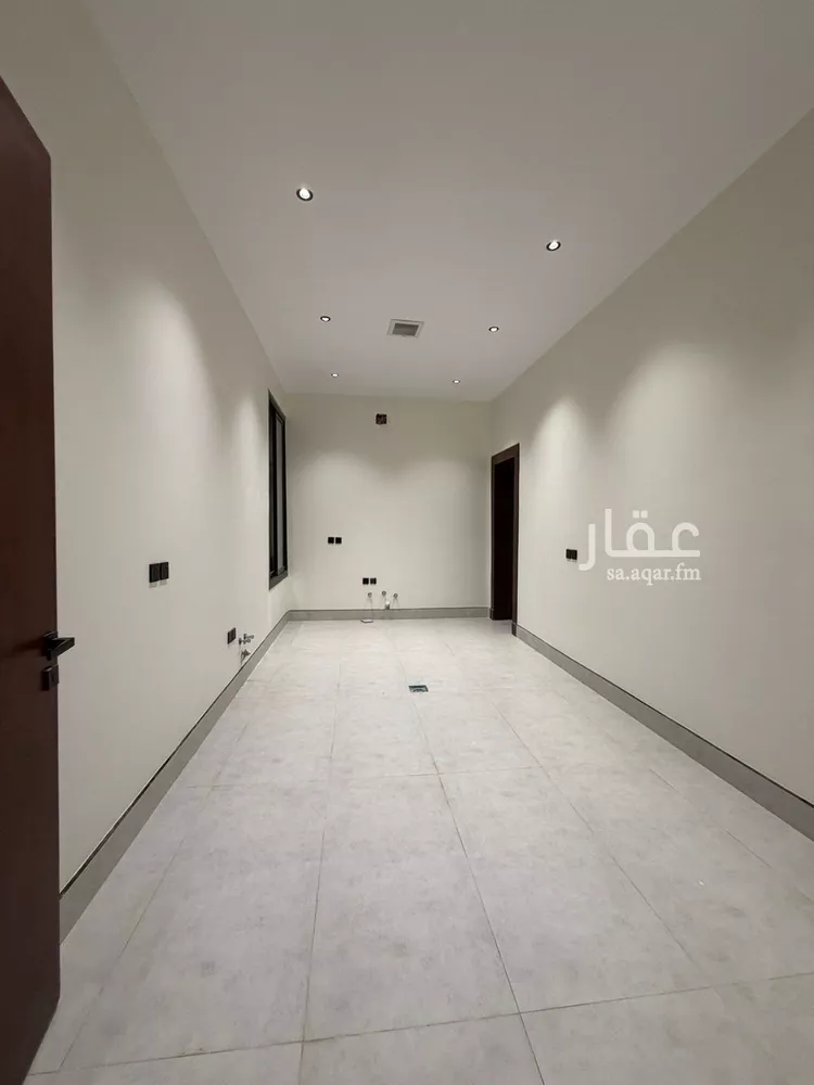 Floor for Sale in Riyadh Ar Rimal 7