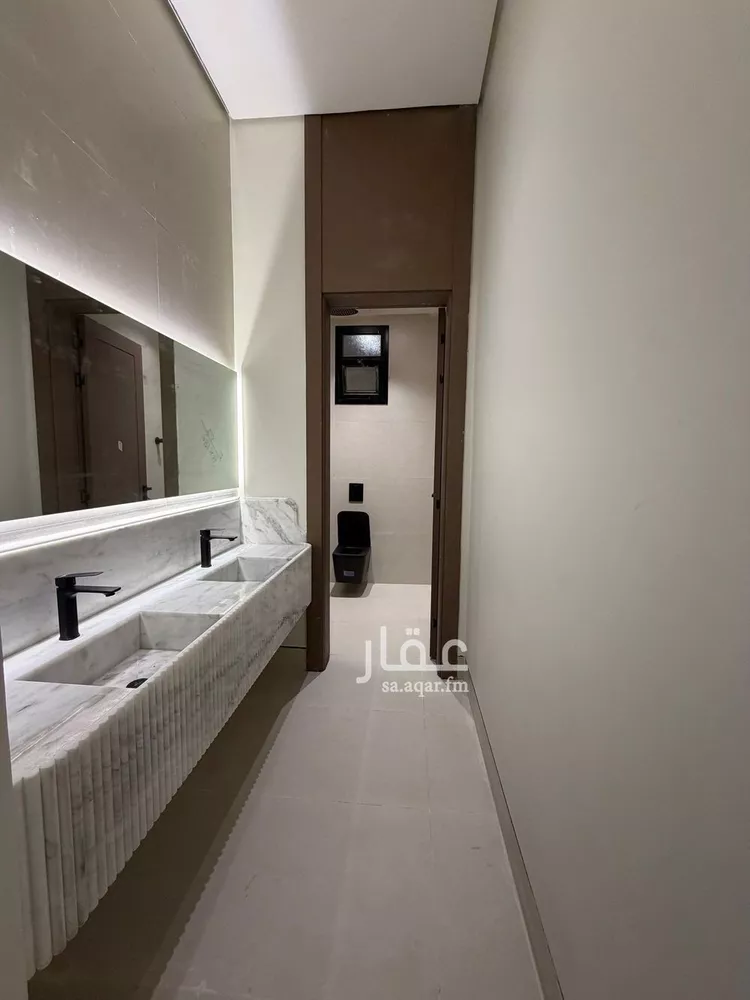 فيلا للبيع في شارع السلطان قابوس بن سعيد, حي المعيزيلة, مدينة الرياض, منطقة الرياض 9