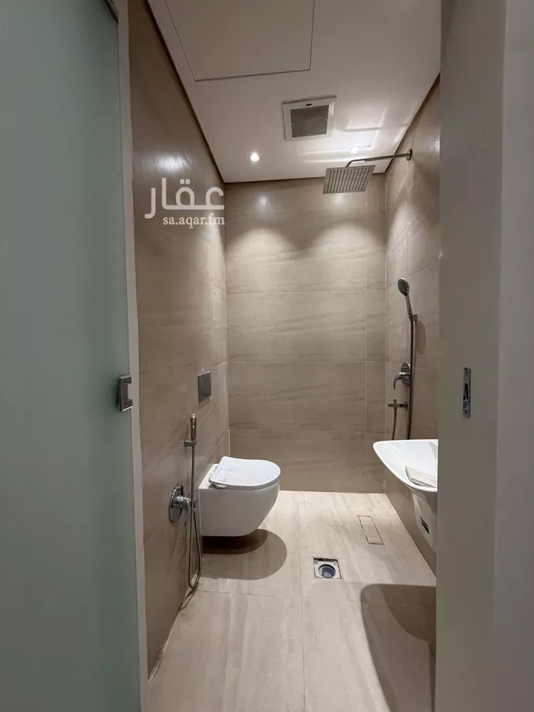 Floor for Sale in Riyadh Al Janadriyah 8