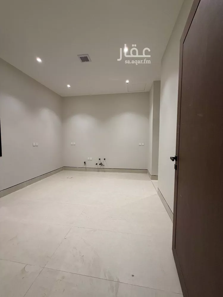 فيلا للبيع في شارع السلطان قابوس بن سعيد, حي المعيزيلة, مدينة الرياض, منطقة الرياض 6