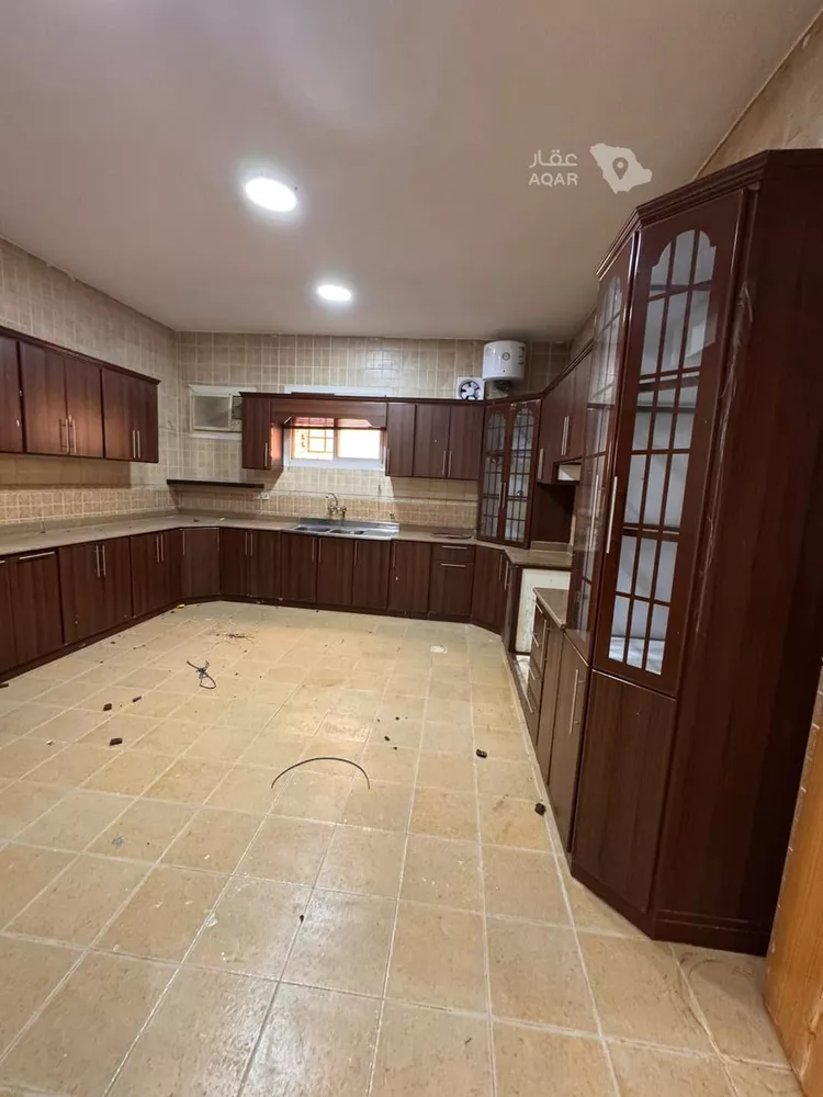 Floor for Rent in Riyadh Al Yarmouk 8