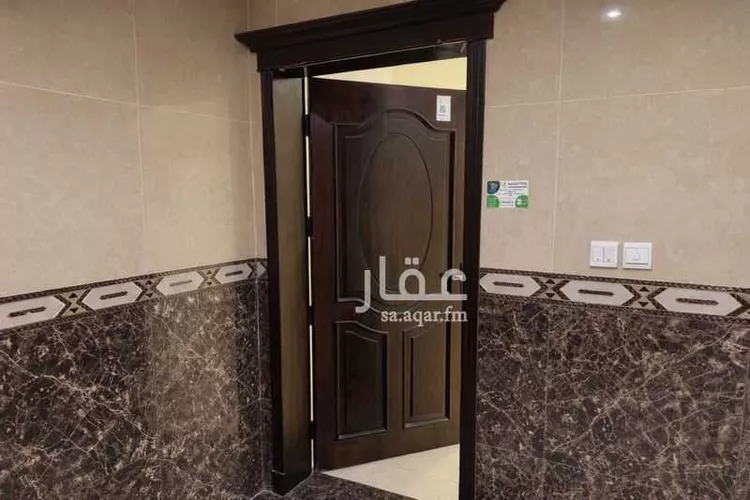 عمارة للإيجار في شارع عمار ابن ياسر, حي العزيزية, مدينة الدمام, المنطقة الشرقية صورة 3