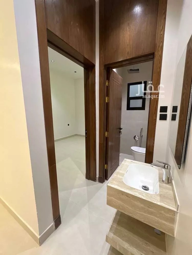 دور للبيع في شارع طريق خريص, حي الندوة, مدينة الرياض, منطقة الرياض 10