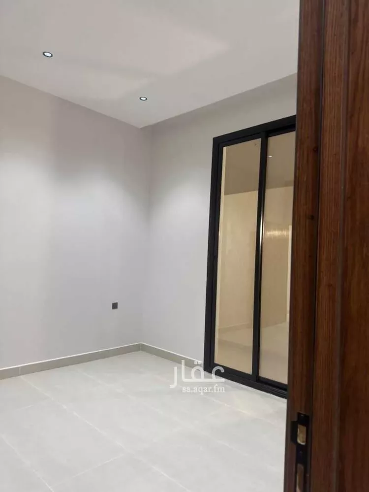 دور للبيع في شارع طريق خريص, حي الندوة, مدينة الرياض, منطقة الرياض صورة 2