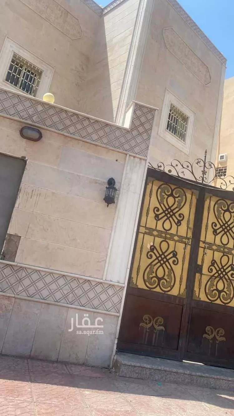 فيلا للبيع في شارع ربيعه بن رقيع التميمي, حي الدفاع, مدينة المدينة المنورة, منطقة المدينة المنورة