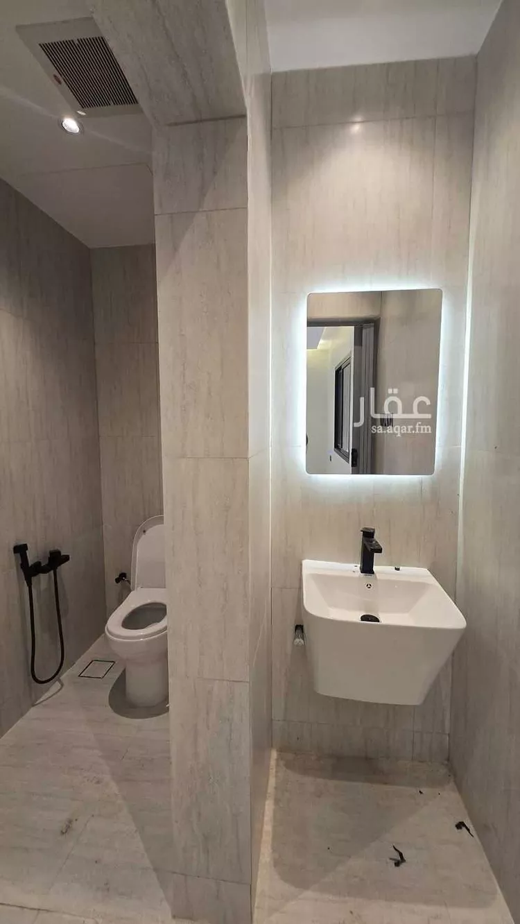 عمارة للبيع في شارع أبي أمامة الحارثي, حي الوزارات, مدينة الرياض, منطقة الرياض 36
