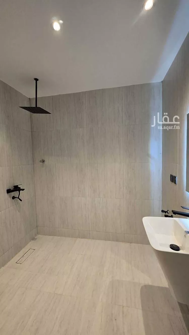 عمارة للبيع في شارع أبي أمامة الحارثي, حي الوزارات, مدينة الرياض, منطقة الرياض صورة 5