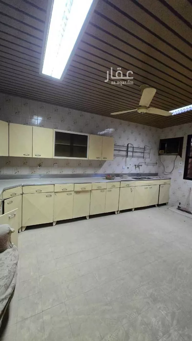 فيلا للبيع في شارع المدرع, حي العريجاء, مدينة الرياض, منطقة الرياض صورة 5