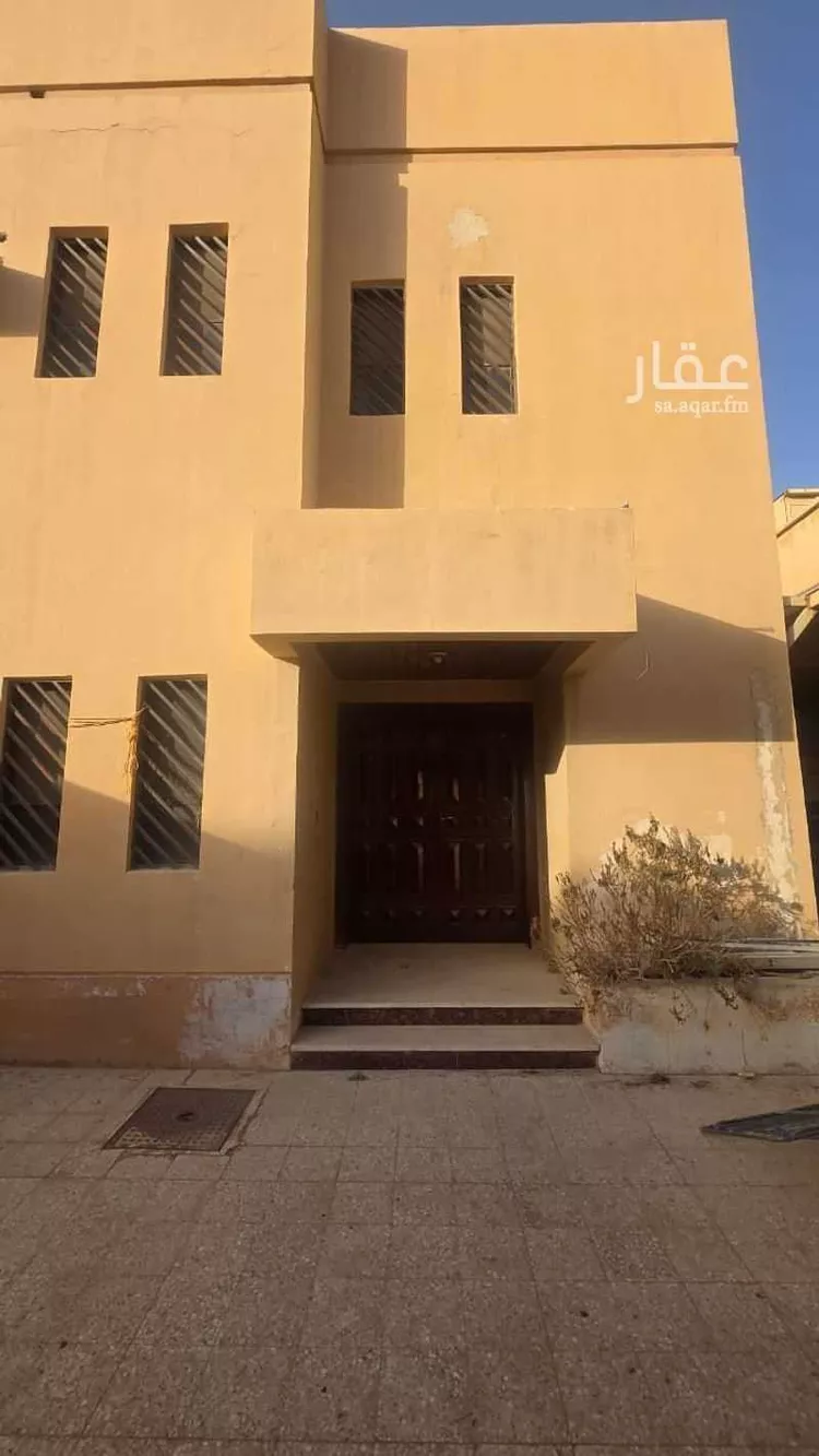 فيلا للبيع في شارع المدرع, حي العريجاء, مدينة الرياض, منطقة الرياض صورة 2