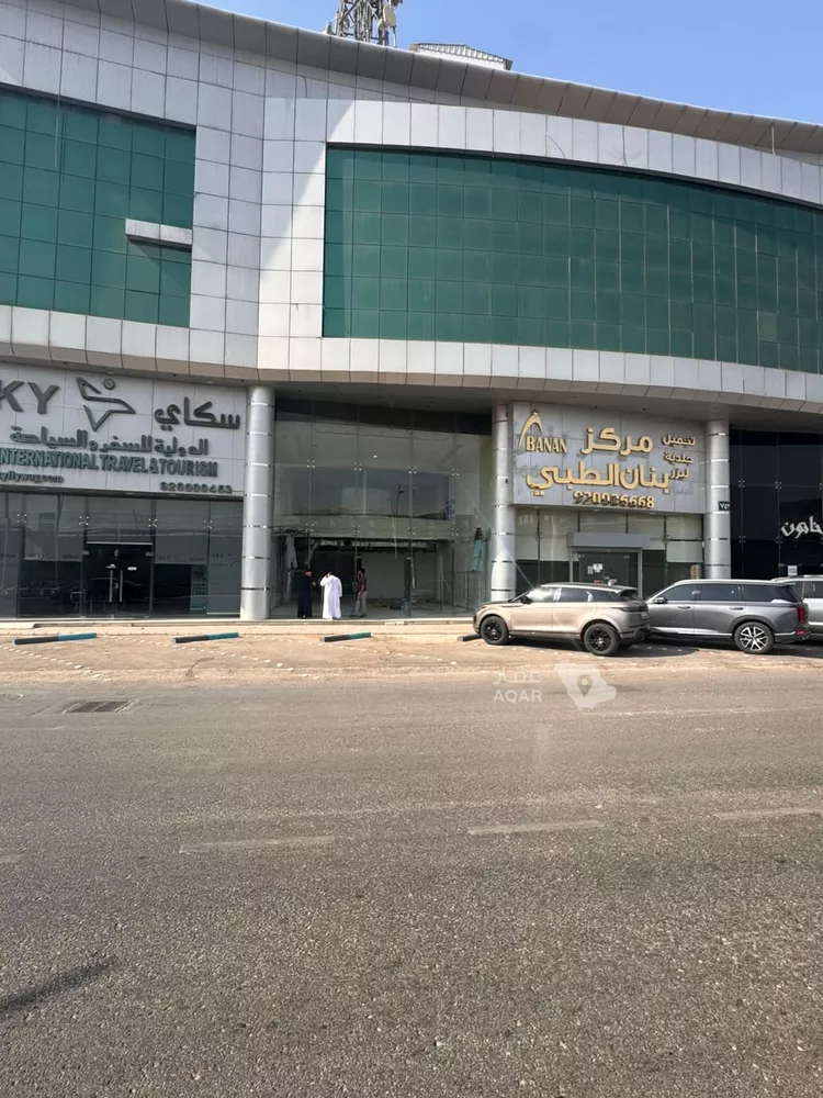 محل للإيجار في شارع الملك عبدالله ابن عبدالعزيز سعود الفرعي, حي مغرزات, مدينة الرياض, منطقة الرياض