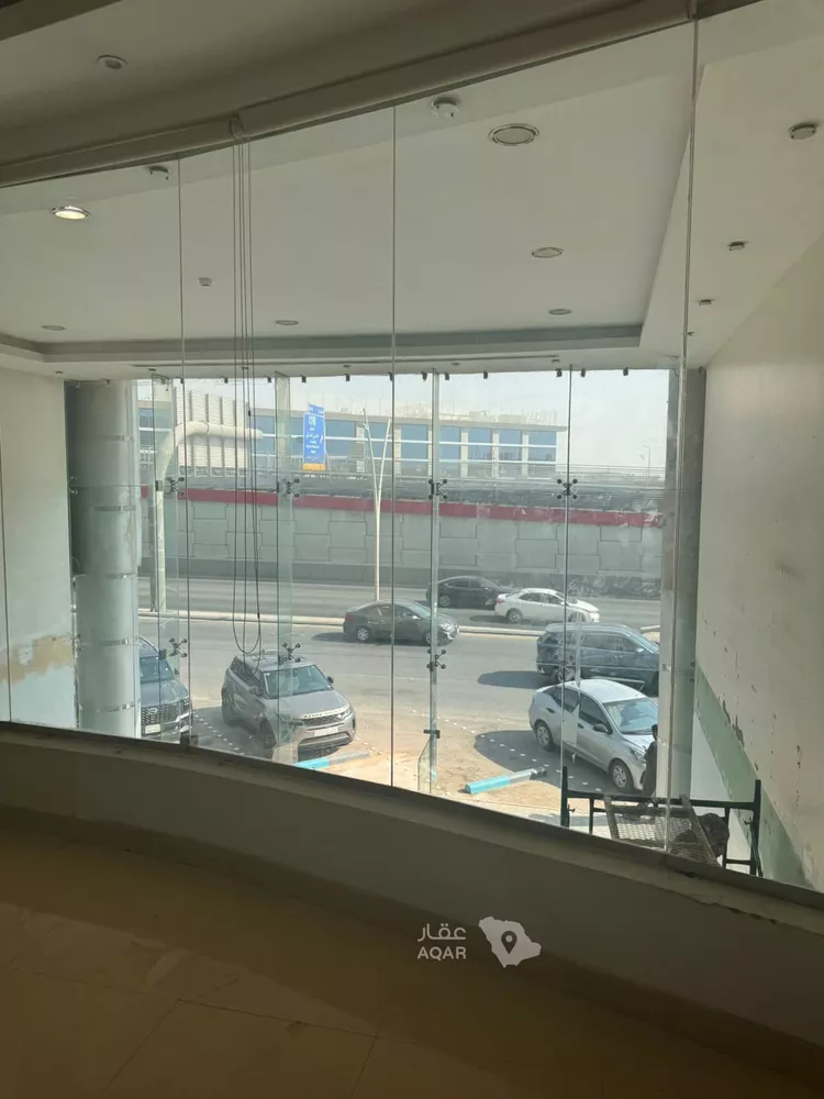 محل للإيجار في شارع الملك عبدالله ابن عبدالعزيز سعود الفرعي, حي مغرزات, مدينة الرياض, منطقة الرياض صورة 4