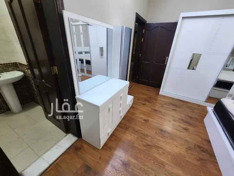 شقة للإيجار في شارع سعد بن زيد الطائى, حي الدفاع, مدينة المدينة المنورة, منطقة المدينة المنورة 7