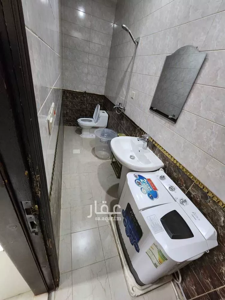 شقة للإيجار في شارع سعد بن زيد الطائى, حي الدفاع, مدينة المدينة المنورة, منطقة المدينة المنورة 20