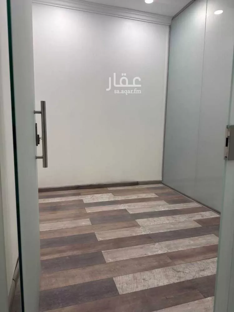 مكتب تجاري للإيجار في شارع الملك عبدالعزيز ابن عبدالرحمن سعود, حي الربيع, مدينة الرياض, منطقة الرياض صورة 5