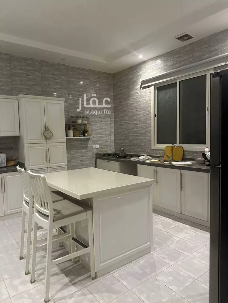 فيلا للبيع في شارع فؤاد محمد عمر توفيق, حي المهدية, مدينة الرياض, منطقة الرياض 1 صورة