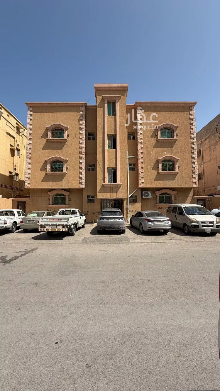 عمارة للبيع في شارع 15أ, حي الزهور, مدينة الدمام, المنطقة الشرقية صورة 2