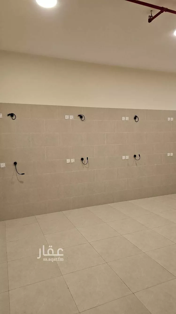 عمارة للإيجار في شارع عبدالله المويس, حي الرمال, مدينة الرياض, منطقة الرياض صورة 2