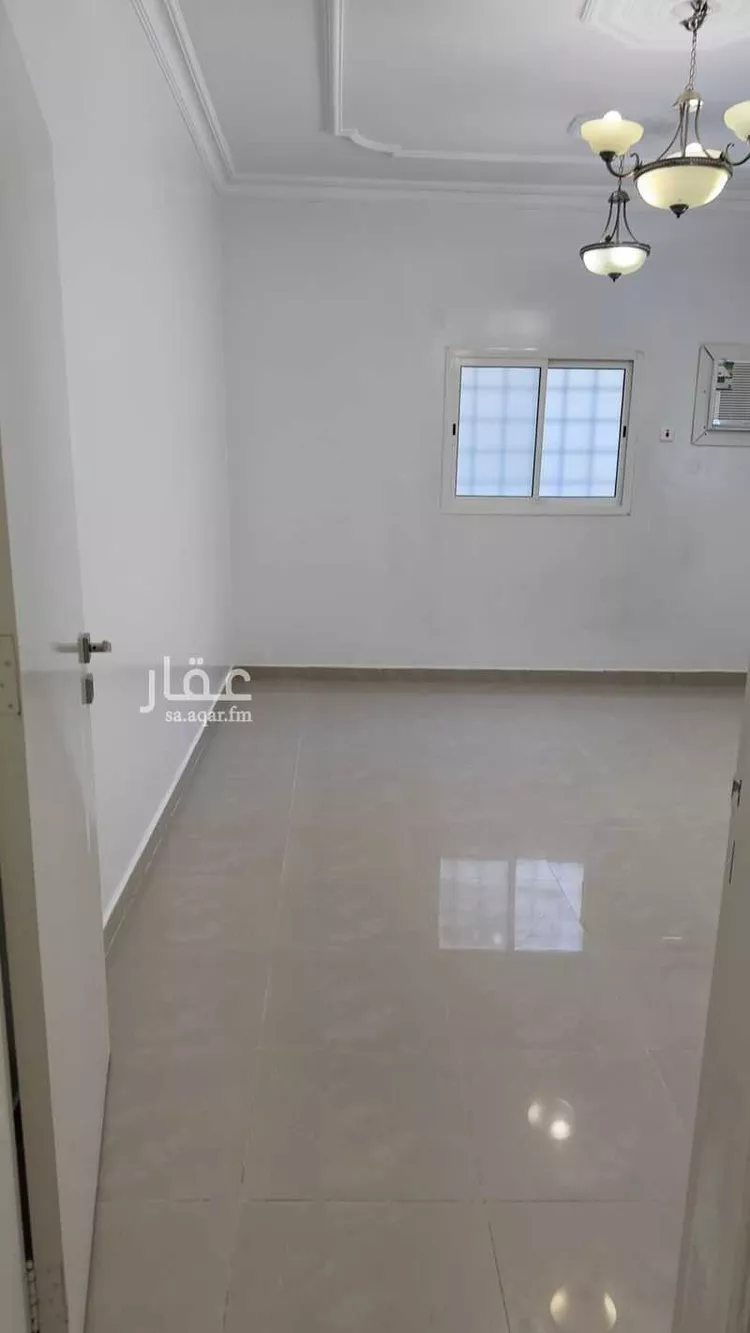 شقة للإيجار في شارع اويس القرني ، حي العزيزية ، الرياض ، منطقة الرياض صورة 5