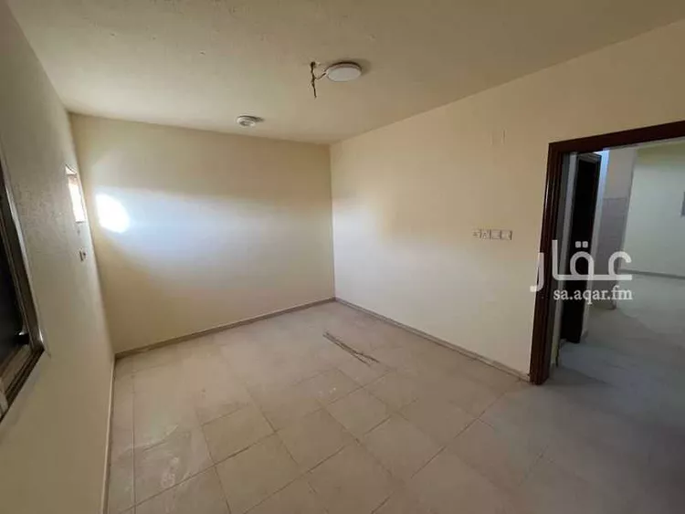 شقة للإيجار في شارع الامير عبدالله ابن عبدالرحمن ، حي ظهرة العودة شرق ، الدرعية ، الدرعية