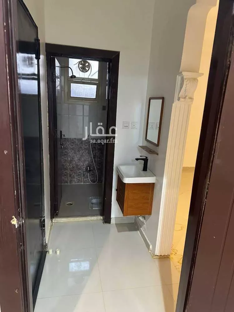 شقة للإيجار في شارع العماد بن كثير ، حي عريض ، الرياض ، منطقة الرياض صورة 2